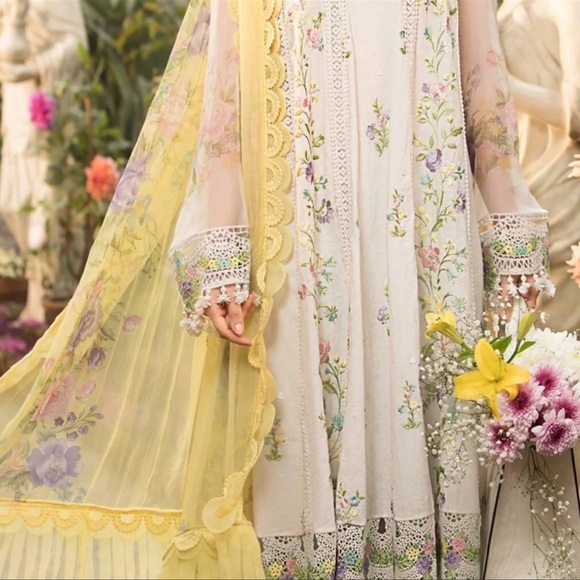 Pakistani branded dress - Picture 2 of 13